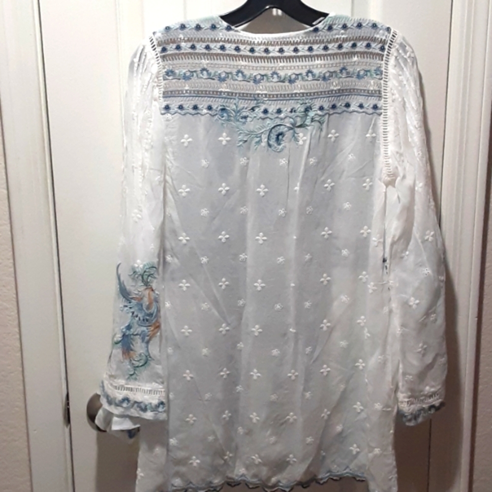 Johnny Was White Embroidered V-Neck Tunic with Blue and Tan Floral Motif - Picture 5 of 5
